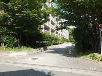 駐車場出入り口