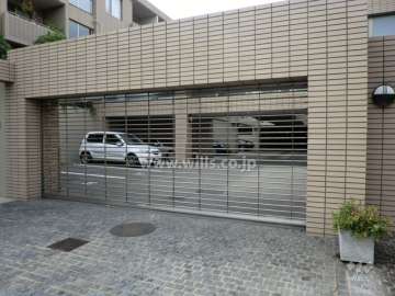 駐車場出入り口（リングシャッター付き）