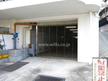 駐車場出入り口（ゲート付き）