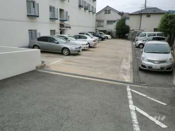 敷地内駐車場（屋外平面式）