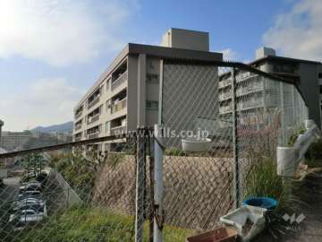 山御影マンションL棟の外観（東側から）