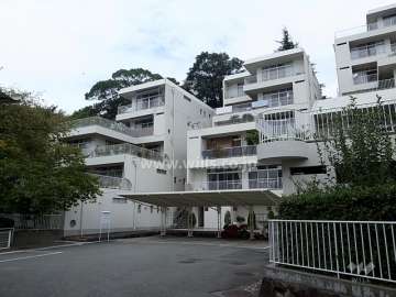 敷地内南側駐車場（屋外平面式）