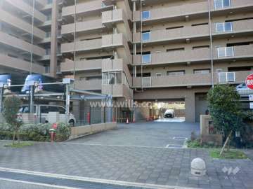 駐車場出入り口