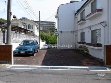 駐車場出入り口