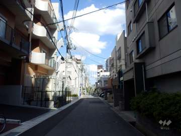 敷地北側の前面道路