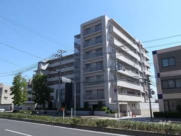 岡本パーク・ホームズの外観（北東側から）
