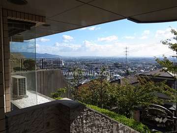 南側のエントランス前からの景色