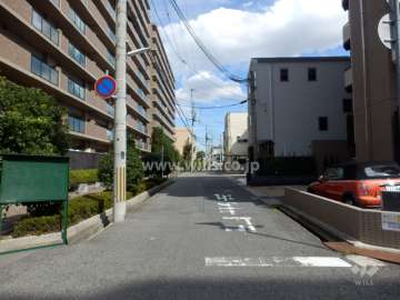 敷地南側の前面道路