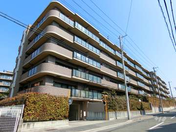 ルネ芦屋川ロザリウム(南側の棟)の外観(南西側から)