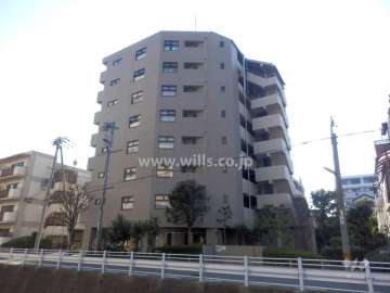 ファミール本山の外観（北東側から）