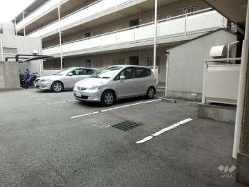 敷地内駐車場（屋外平面式）