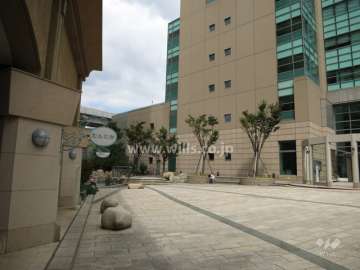 エントランス前の広場