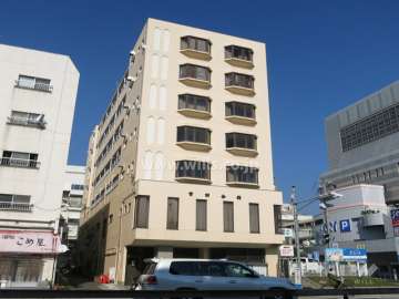 ハイツ吉田苑の外観（南西側から）