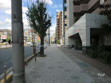 敷地北側は国道2号線に面しています。