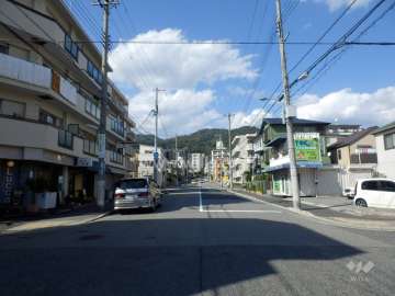 敷地東側の前面道路