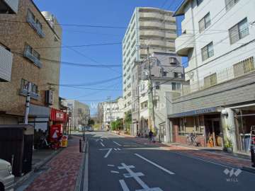 敷地南側の前面道路