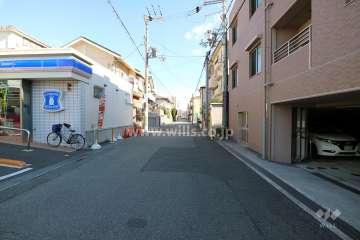 敷地北側前面道路(西側から)