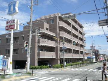 リベール南桜塚の外観
