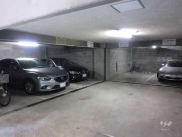 敷地内駐車場（屋内平面式）