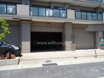 駐車場出入り口