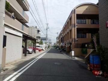敷地北西側の前面道路