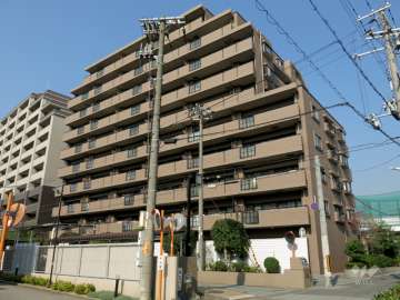 ライオンズマンション住吉川の外観（南東側から）