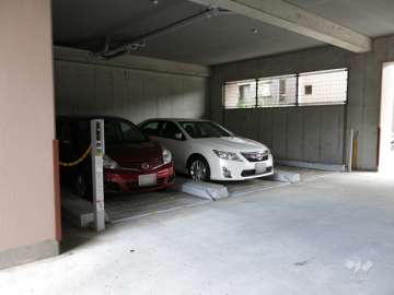 敷地内駐車場（屋内機械式）