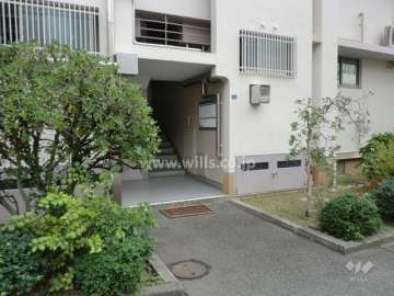 住戸入り口（共用ポスト）