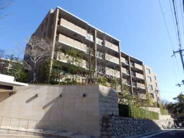 ザ・ハウス住吉本町（西棟）の外観（南西側から）
