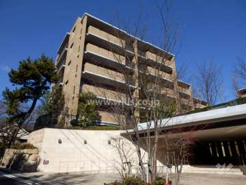 ザ・ハウス住吉本町（北棟）の外観（南西側から）