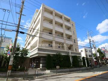 プラウド豊中中桜塚の外観（南東側から）