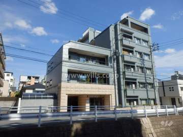 ウォームスヴィル本山の外観（北西側から）