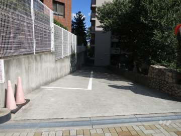 駐車場へのアプローチ