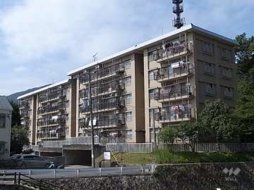 ヒルズ御影山手の外観（南東側から）