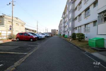 敷地内駐車場（屋外平面式）