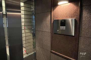 エントランスはオートロック付きです。