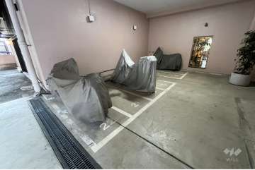 屋内に設けられたバイク置き場