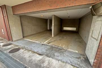 敷地内駐車場（屋内平面式）