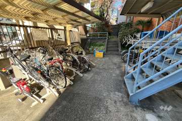 駐輪場（屋根付き）