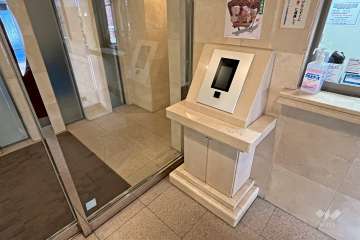エントランスはオートロック付きです。