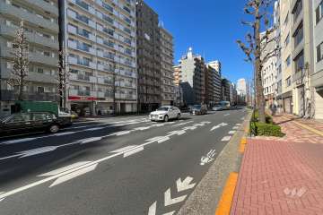 敷地東側の前面道路