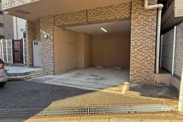 敷地内駐車場（屋内平面式）
