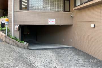 駐車場の出入り口
