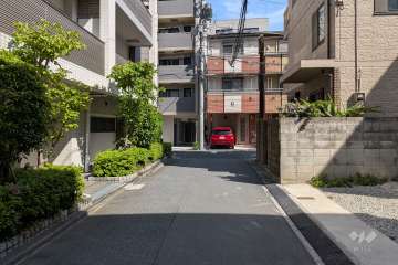 敷地南西側の前面道路