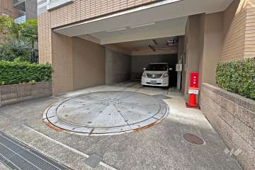 敷地内駐車場（屋内機械式）