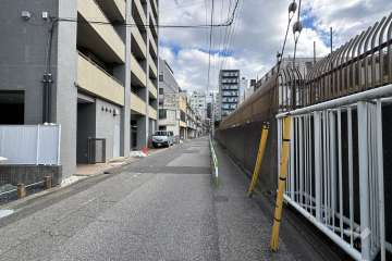 敷地南側の前面道路　
