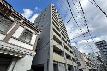 東急ドエルアルス本郷南の外観（南西側から）　
