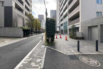 敷地東側の前面道路