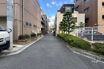 敷地北側の前面道路