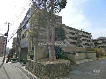 岡本甲南山手パークホームズの外観（北東側から）